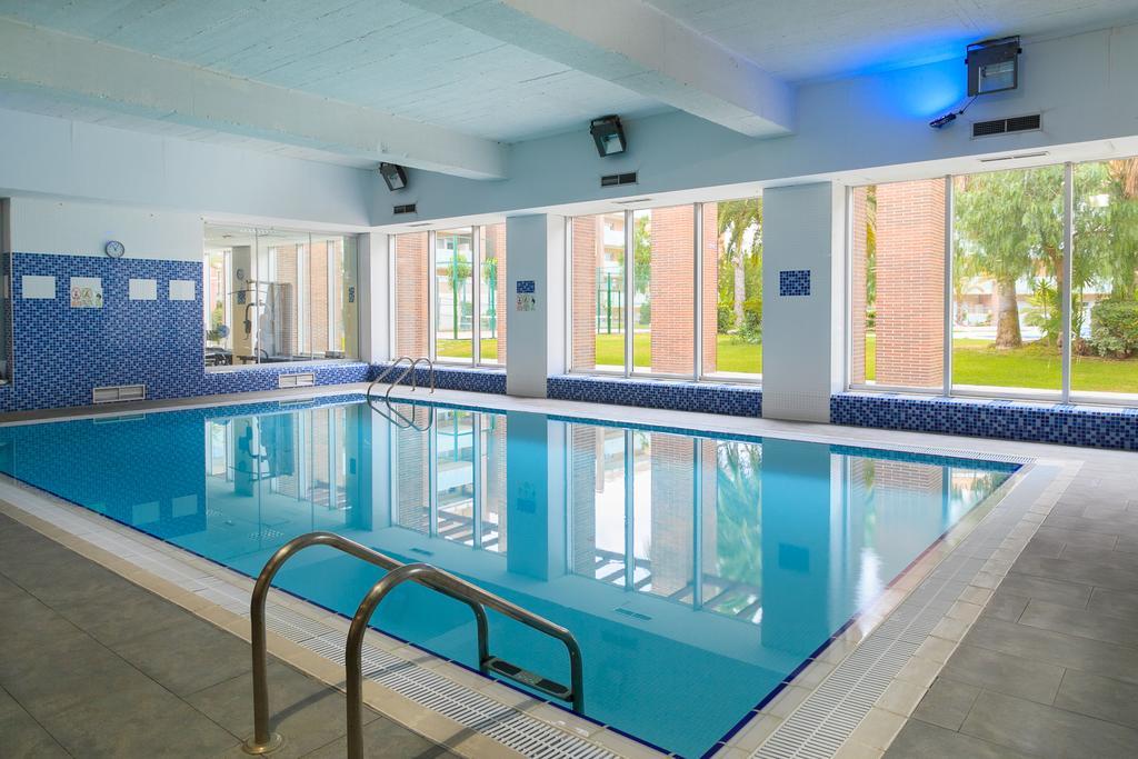 Uhc Spa Aqquaria Family Complex Salou Extérieur photo